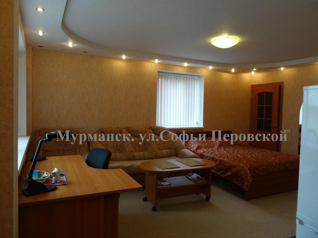 Apartment On Sofi Perovskoy 21 เมอร์มันสค์ ภายนอก รูปภาพ